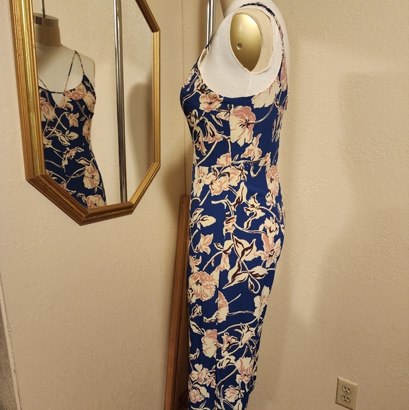 Jumsuit - Picture 2 of 4